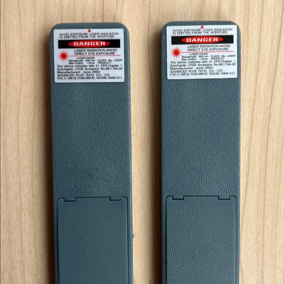 2 Laser Pointers - Picture 5 of 6